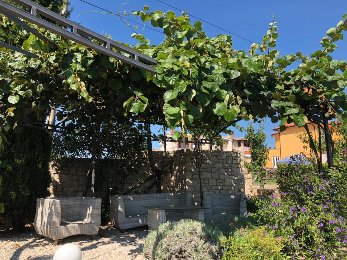 Casa Stefanie Villa Kaštelir Eksteriør billede